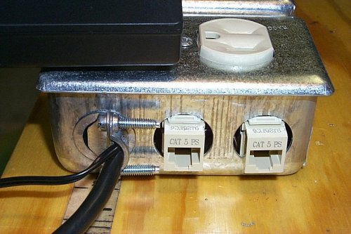 controlbox-endview.jpg (42046 bytes)